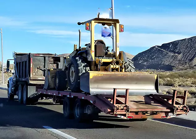 Why Choose Maui Hauling Pros Over Other Heavy Equipment Shipping Companies?